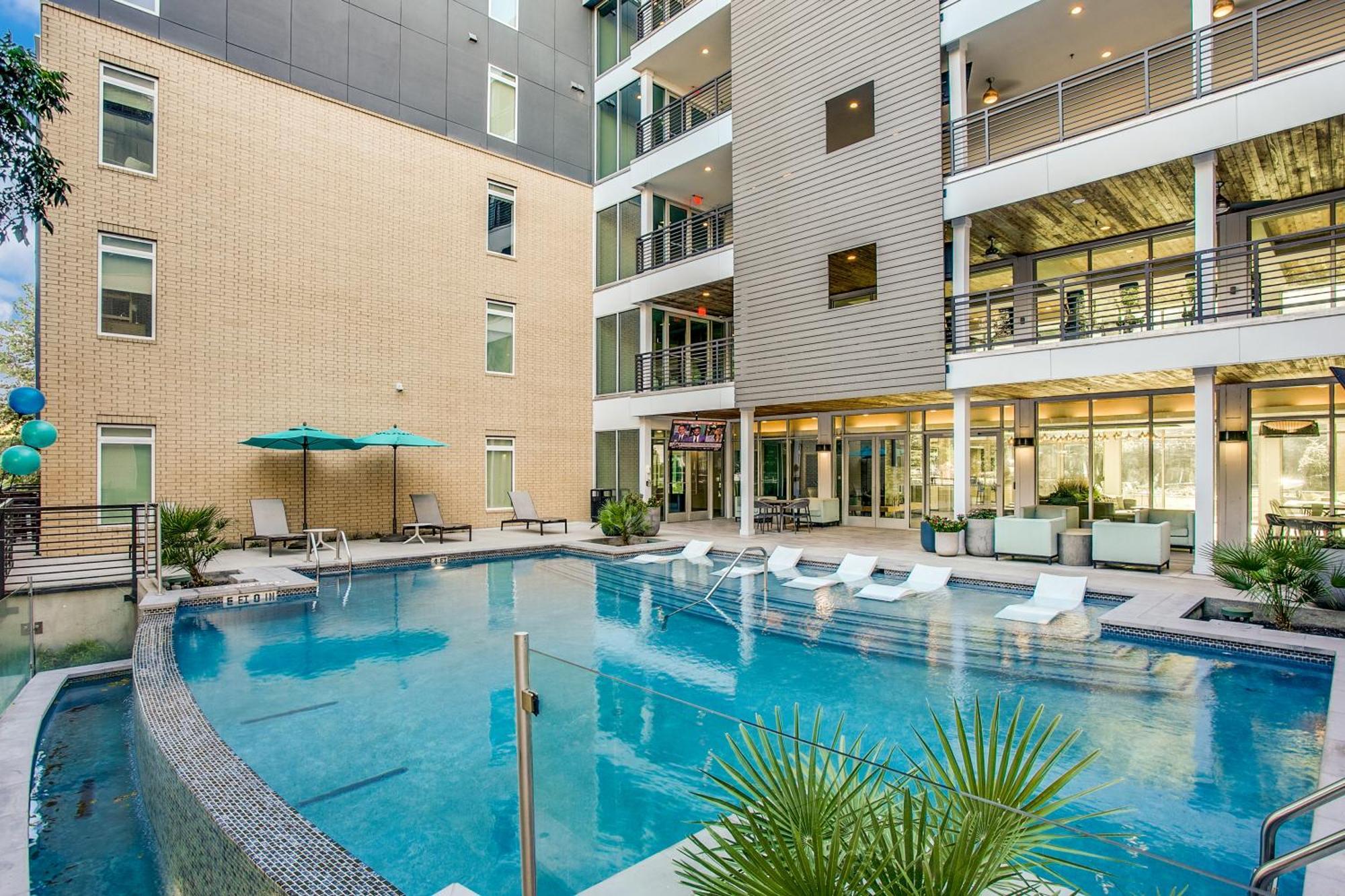 Appartement Lush Downtown On Riverwalk W King Ste, Free Parking, Pet Friendly, Centrally Located On Riverwalk